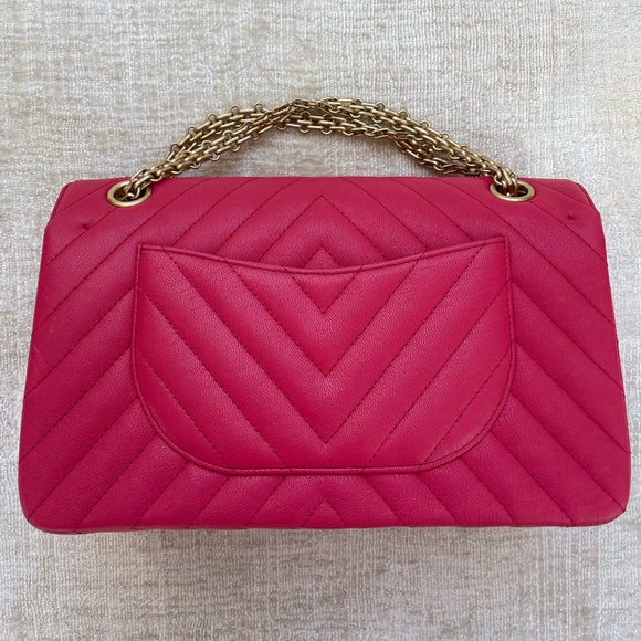 Chanel 2.55 reissue in pink sheepskin - Picture 2 of 11